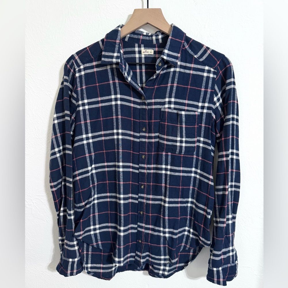Hollister navy blue plaid flannel button-down shirt, size small